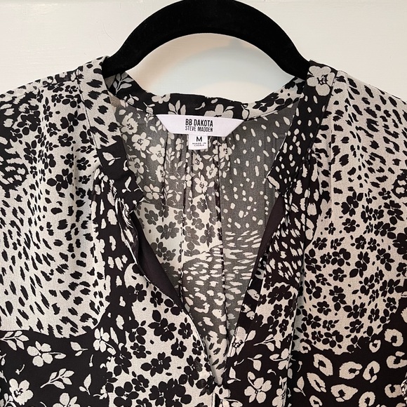 BB Dakota | Ruffle blouse - Picture 3 of 9